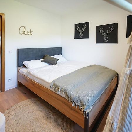 Ferienwohnung "Wie Dahoam" Chieming Extérieur photo